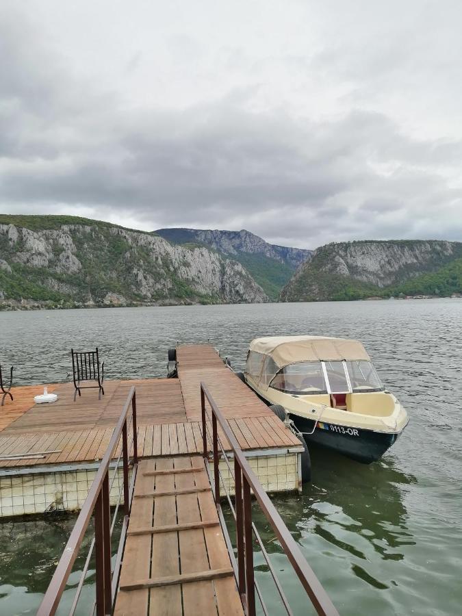 Vila Hercules Дубова Экстерьер фото