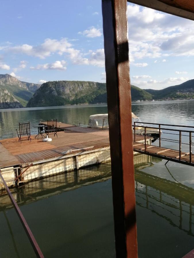 Vila Hercules Дубова Экстерьер фото