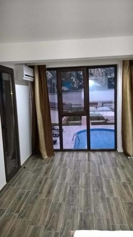 Vila Hercules Дубова Экстерьер фото