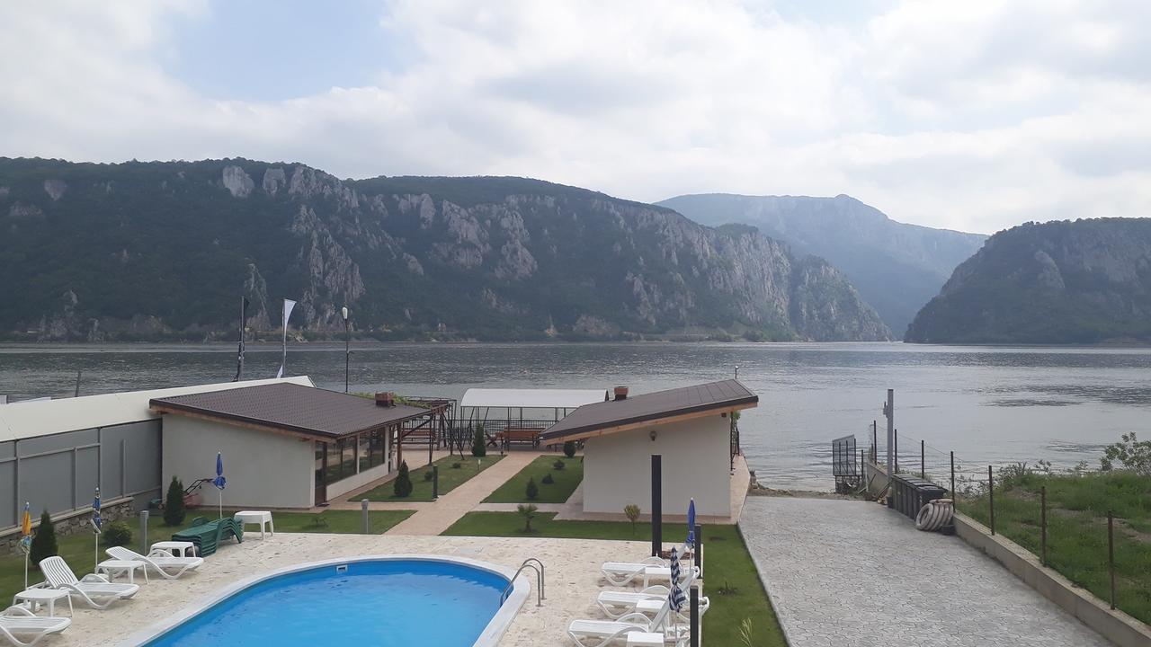 Vila Hercules Дубова Экстерьер фото